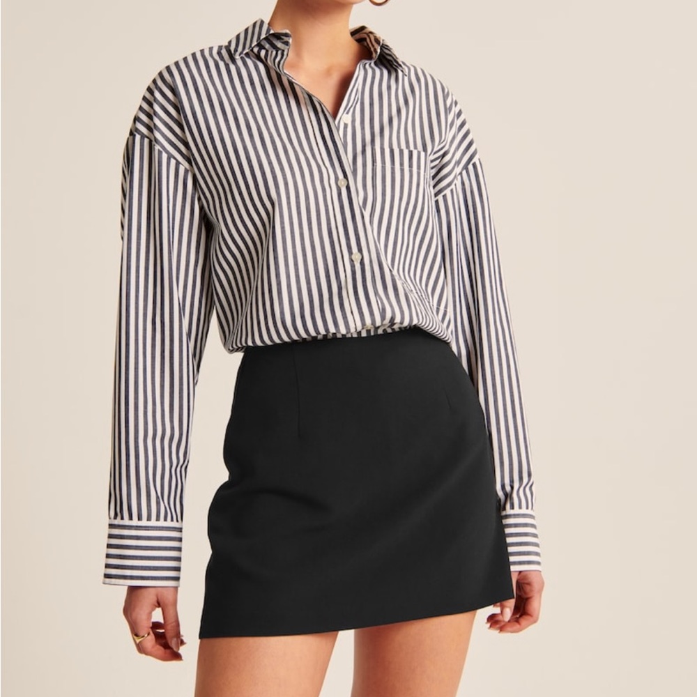 NWOT- Abercrombie & Fitch skort